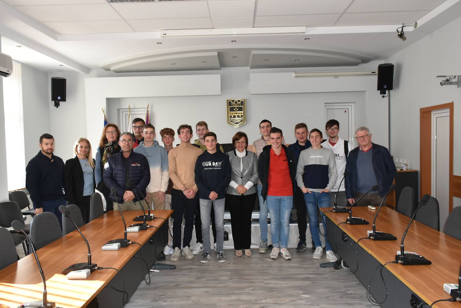 Стажанти от Франция се срещнаха с кмета на община Ловеч
